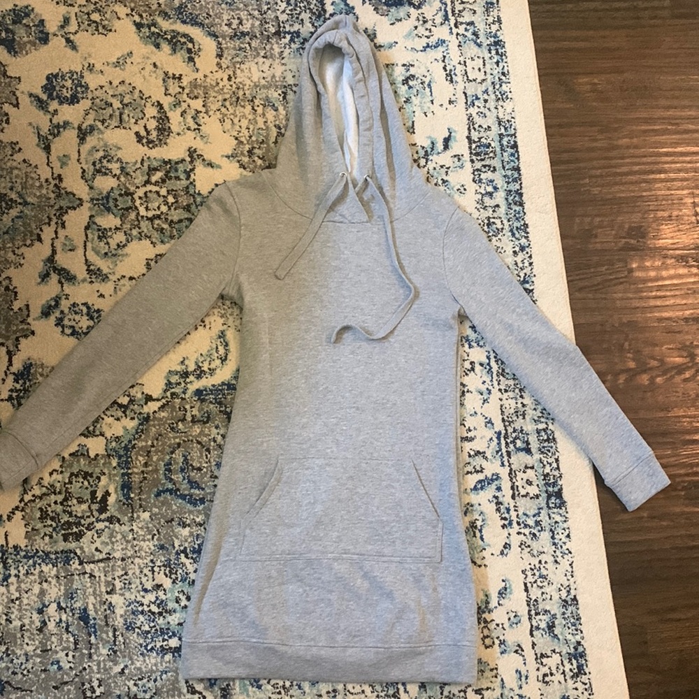 Fabletics grey sweater pullover